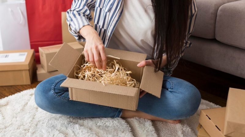 Cuidados com Móveis e Eletros Durante a Mudança 1 Cuidados com Móveis e Eletros Durante a Mudança embalagem objetos